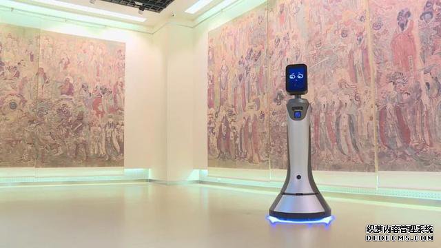 城市“微”旅游 | 呆萌可爱！智能机器人亮相石家庄市博物馆
