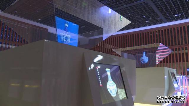 城市“微”旅游 | 呆萌可爱!智能机器人亮相石家庄市博物馆