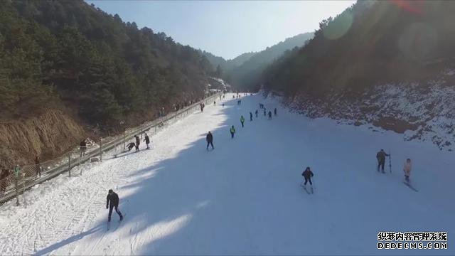 新雪季到来!承德元宝山滑雪场开滑啦