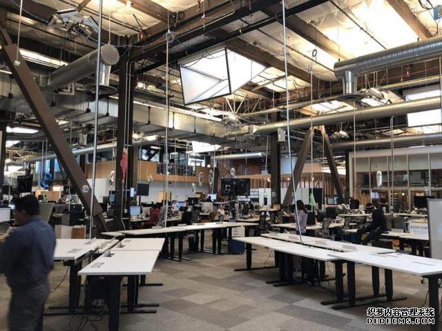 富豪200亿房产当摆设,贫民窟1440人共用厕所:这个世界如此残酷