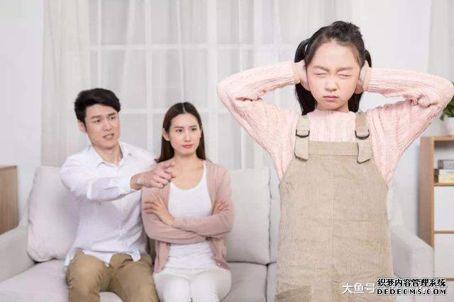 请停止对孩子的“抱怨”,家长的抱怨,摧毁孩子的自尊心