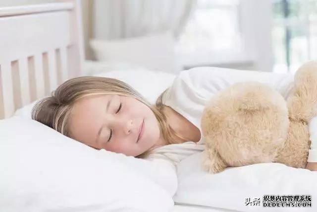 睡眠影响未来，3--6岁幼儿睡眠时间对智力有影响，睡足很重要