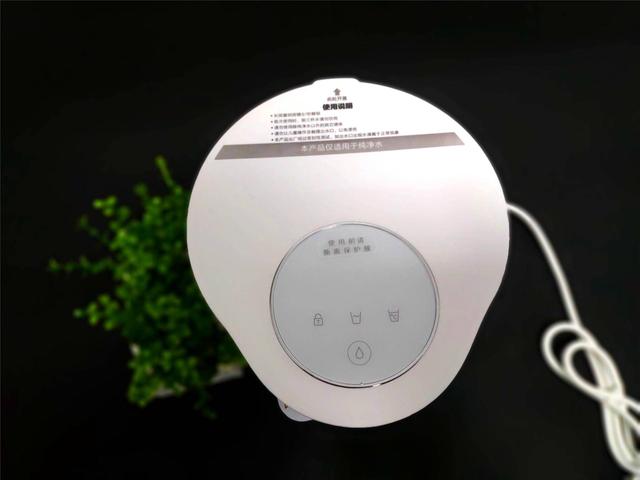 喝水也能一句话的事儿?华为智选iateey智能即热饮水吧评测