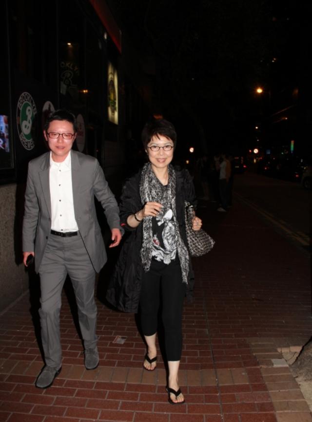 73岁黎小田离世前妻关菊英未送别绝非薄情,神隐半年身体状况成疑