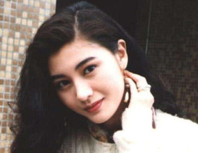 49岁李嘉欣复出,420亿遗产每月领200万,嫁入豪门是输还是赢?