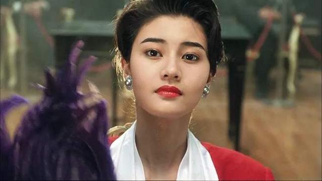 49岁李嘉欣复出,420亿遗产每月领200万,嫁入豪门是输还是赢?