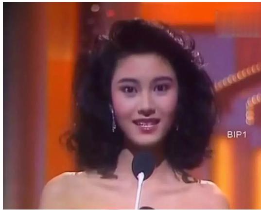 49岁李嘉欣复出,420亿遗产每月领200万,嫁入豪门是输还是赢?