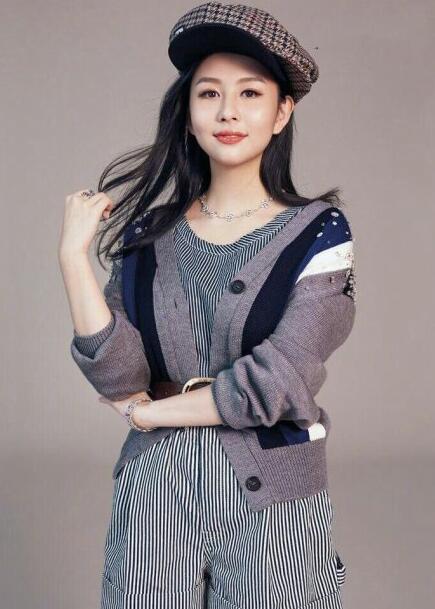 巴黎名媛舞会,李连杰利智之女站中间却完败,邱淑贞女儿出尽风头