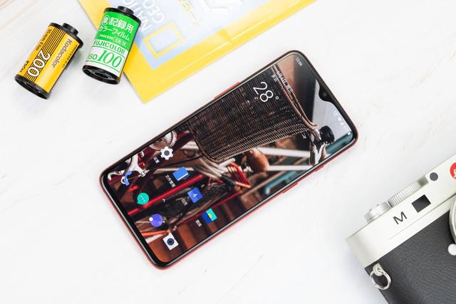 没法忍受信号差,最终我把iPhone换成一加手机,下面谈谈真实感受
