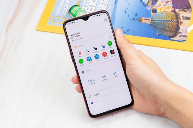 没法忍受信号差,最终我把iPhone换成一加手机,下面谈谈真实感受