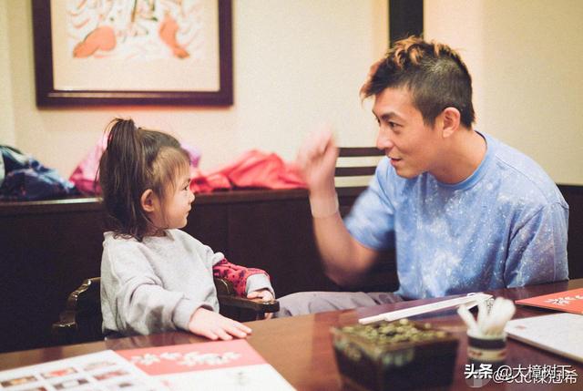 20岁成名,令多位大佬竞折腰,不做华谊老板娘,却偏爱浪子陈冠希