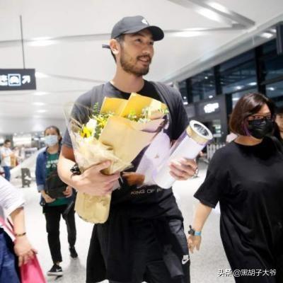 目睹高以翔去世后,宋祖儿终于更新动态,一句“永远”让人泪奔