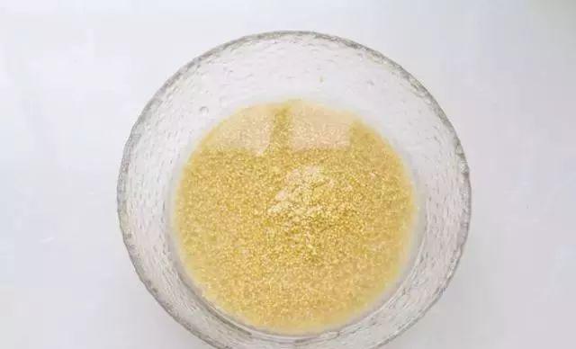 冬日暖胃煮小米粥放3种配料|健脾安神