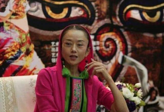 “冻龄女星”全是假象,未修图原形毕露,直言:卸了妆都是黄脸婆