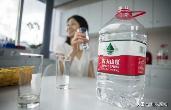 中国饮料界“华为”:年赚170亿,超越娃哈哈、怡宝,坚持不上市