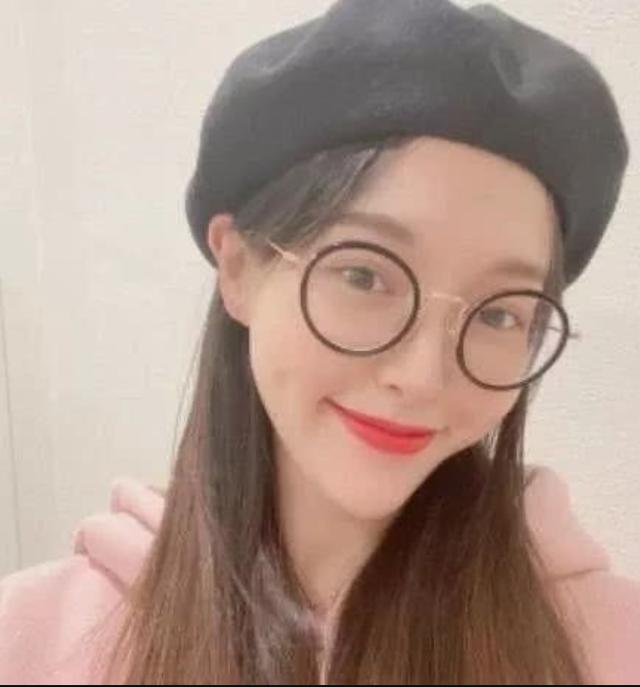 娱乐圈好事连连?唐嫣真的生子了?请保镖守门口,把亲戚拒之门外