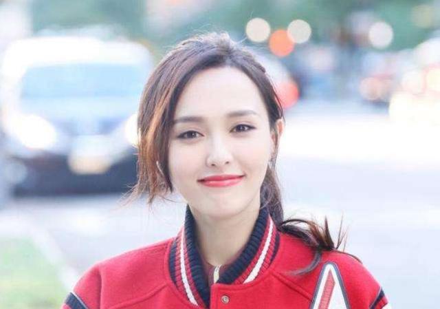娱乐圈好事连连?唐嫣真的生子了?请保镖守门口,把亲戚拒之门外