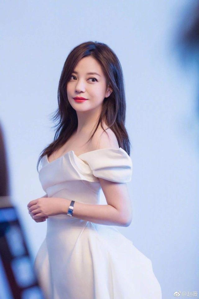 后台多硬?扒真相 如此多个严重负面 赵薇还能混迹娱乐圈