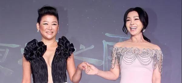 她当众扇林心如耳光,是八位男星的干妈,真正的娱乐圈教母