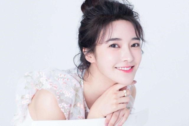 杨幂宿舍4人,走红了3人,杨幂:不是不想带,实在带不动
