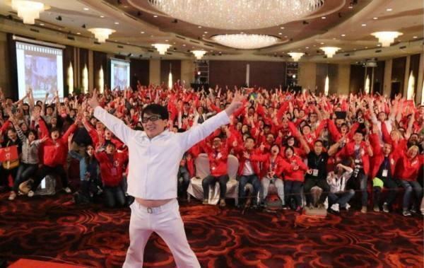 同是60大寿,三大巨星成龙、曾志伟与周润发差距真的不止一丁点