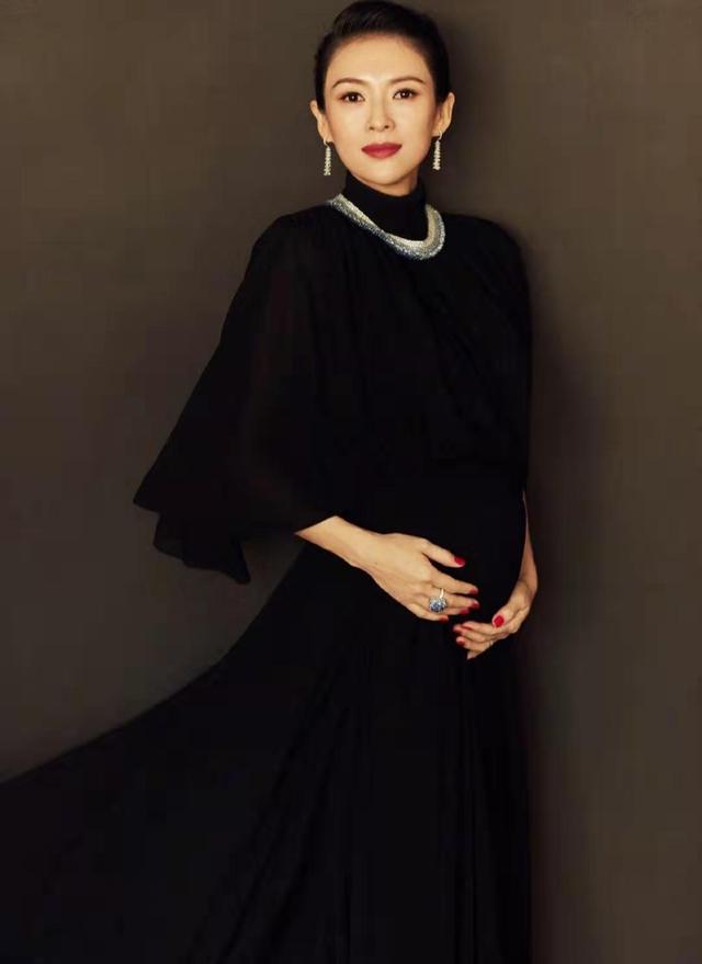 网曝章子怡二胎怀儿子?家人陪同去美国待产,汪峰现身美国赌场