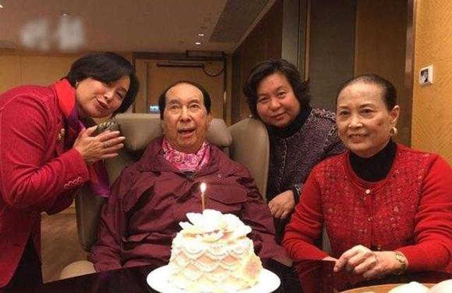 两月俘获赌王心,赌王四太生气;赌王住院,她拿过亿财产高调嫁人