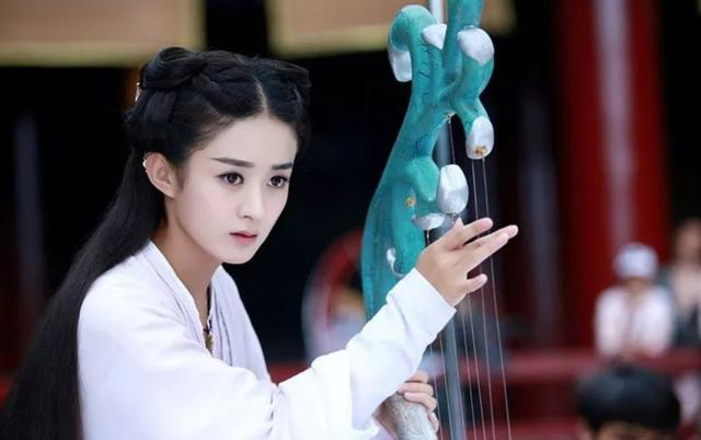 赵丽颖嫁上海小开生子后黑化?杠上同组女艺人却被影业大佬嫌弃