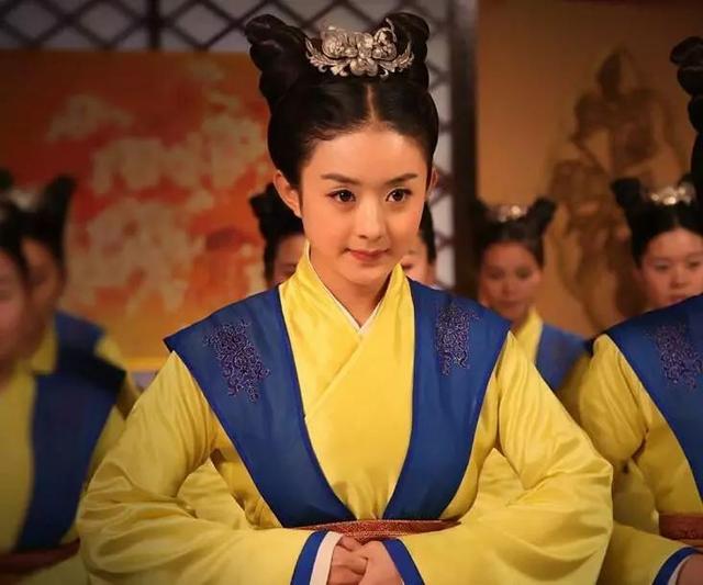 赵丽颖嫁上海小开生子后黑化?杠上同组女艺人却被影业大佬嫌弃