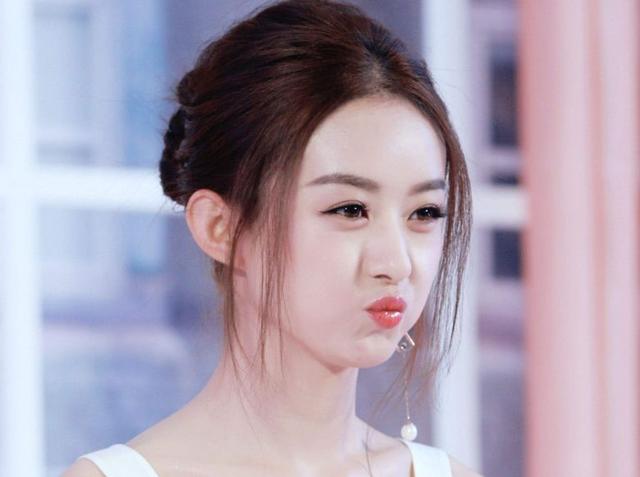 赵丽颖嫁上海小开生子后黑化?杠上同组女艺人却被影业大佬嫌弃