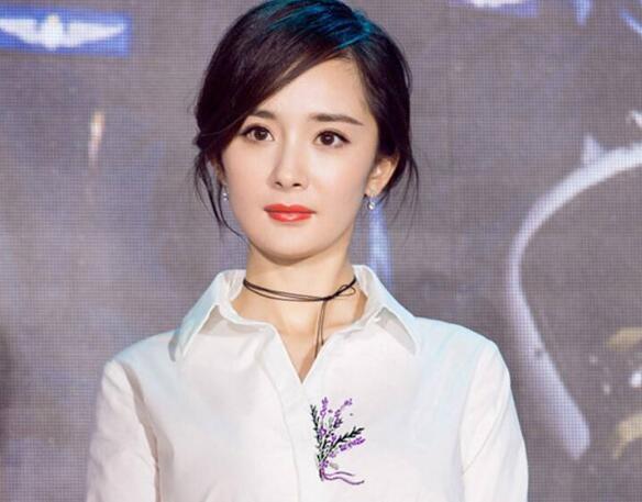 杨幂双十二网购被客服认出?她九字回复让网友笑翻