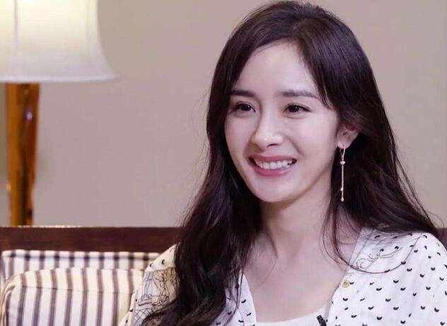杨幂双十二网购被客服认出?她九字回复让网友笑翻