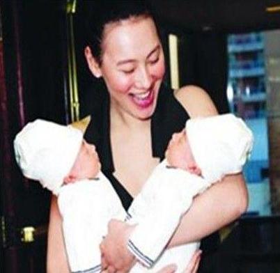 贵妇梁洛施人生赢家!为李嘉诚添3个孙子,虽分手却拿抚养费到手软