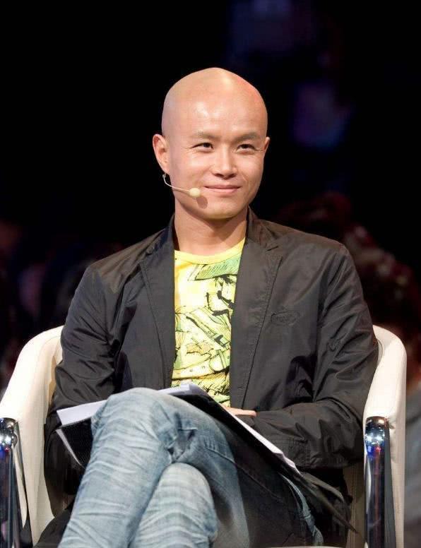 44岁乐嘉近况,沦落街头商演无人问津,曾在节目现场醉酒失控