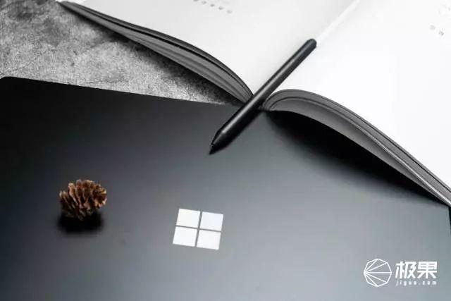 微软亲儿子被AMD“坑惨”！万元笔记本竟是壳子货，摸完嫌弃哭