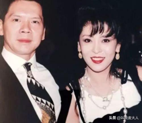 她是李小龙最后几小时见证人，后被向华强养了40年，向太却不吃醋