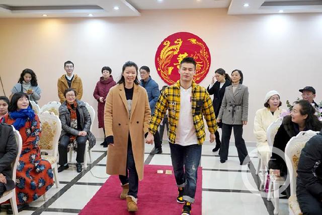 祝福!羽毛球奥运冠军李雪芮回渝领取结婚证
