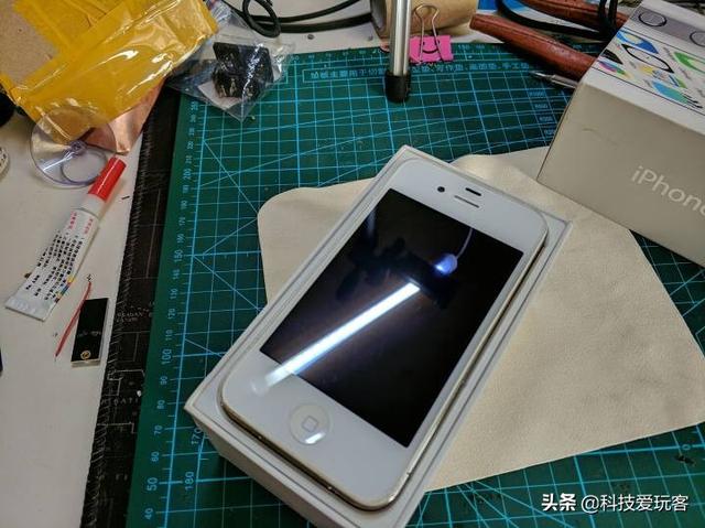 在iPhoneSE 2发布之前，我手上的iPhone4S还能再战两年吗？