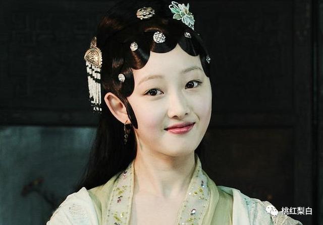 大火靠命!杨幂李沁蒋梦婕10年沉浮,谁能爬出新红楼的坑?