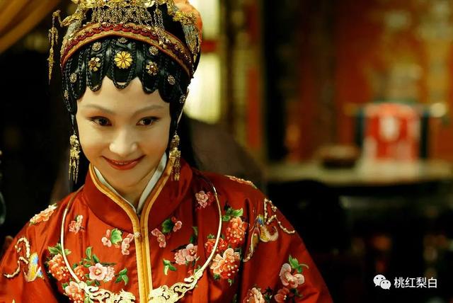 大火靠命!杨幂李沁蒋梦婕10年沉浮,谁能爬出新红楼的坑?