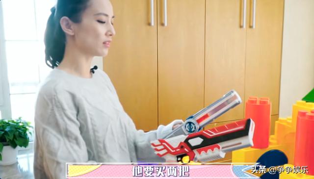 黄圣依公开豪宅内景,客厅能打羽毛球,杨子调侃跟老婆是合租关系