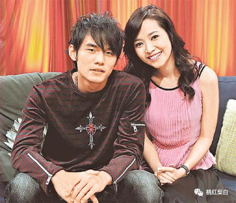 41岁还在当“假笑名媛”,面具久到抠不掉,侯佩岑活着不累吗?