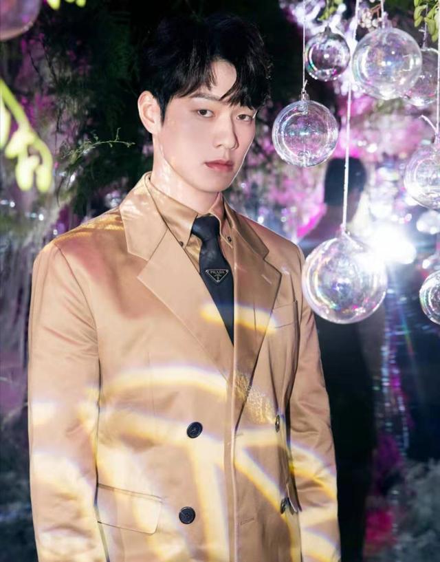 魏大勋想认霍思燕当干妈遭拒绝,得知嗯哼对杨幂的称呼,瞬间明白