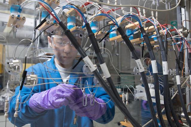 5分钟80%充电率!IBM宣布电池技术突破,三种材料从海水中提取