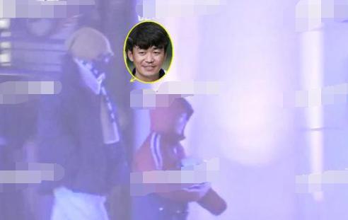 王宝强深夜接儿子游玩,前妻马蓉立刻发文戳穿:八百年才来接一次