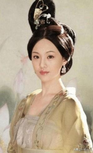 太瘦的人不适合演杨贵妃,看看郑爽的定妆照,网友:吊打范冰冰