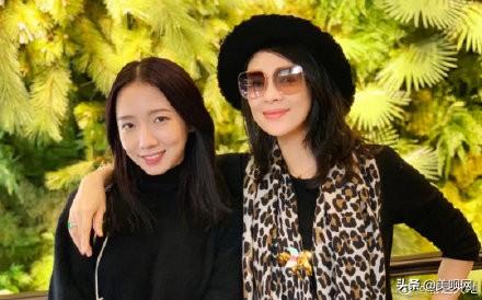 杨幂、baby、章子怡力捧小花都是自己的复制粘贴版?你更看好谁?