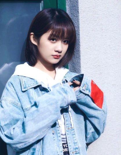 杨幂眼睛真“毒”,又签下一位95后小花