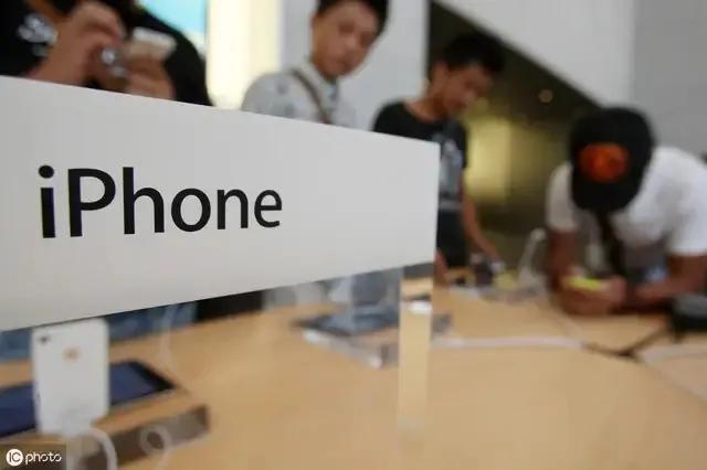 iPhone 11，一款有严重缺陷的手机，为什么那么多人买呢