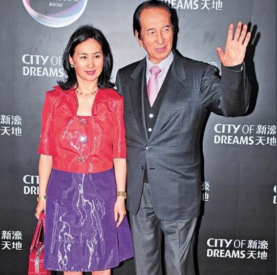 甘比和何超琼成为女首富背后的故事,远比你想象的要精彩